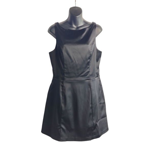 Abercrombie & Fitch Dresses & Skirts - Abercrombie & Fitch Dress Women's Black Mini A Line Sleeveless Dress Size L NWT